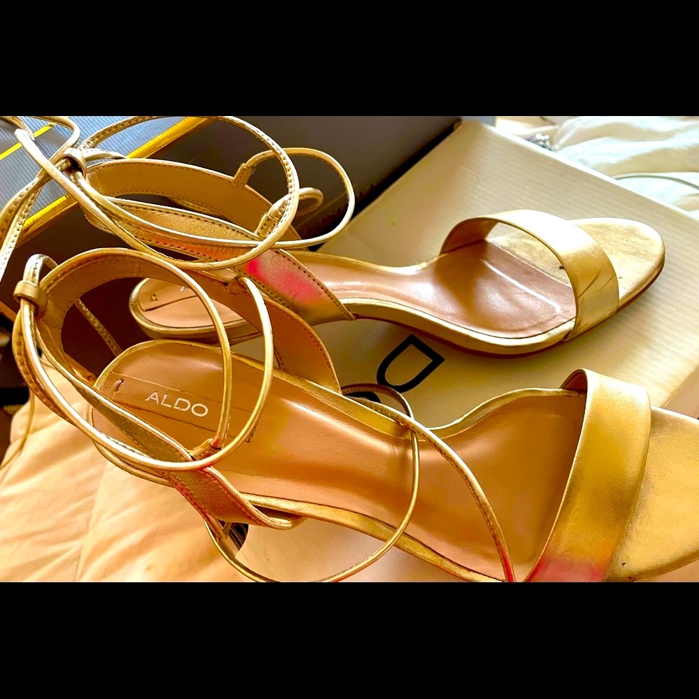 CLEARANCE SALE Perfect styling champagne gold strappy sandal